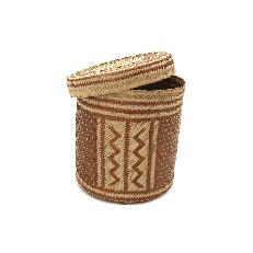 Woven Natural Straw Copper Basket van Urbankissed
