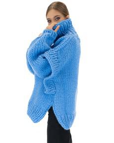 Turtle Rolled Neck Sweater - Blue van Urbankissed