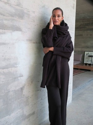 Berner Scarf In Black from Urbankissed