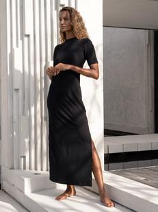 Elbow Sleeve Dress in Black van Urbankissed