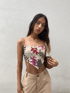 Floral Napkin Top via Urbankissed