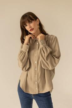 Noel Shirt Beige via Urbankissed