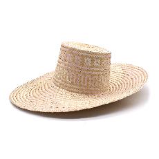 Seashell Pink Wide Brim Straw Hat van Urbankissed