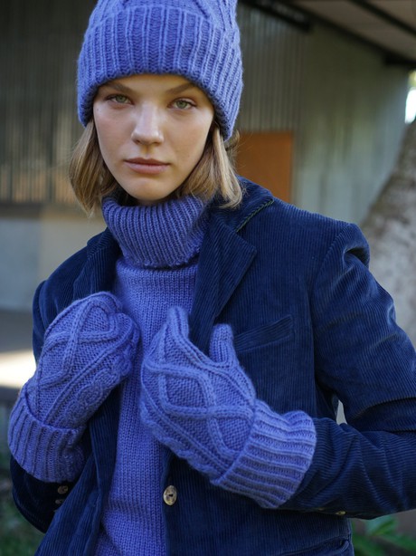 Mohair Hat and Mittens Set from Urbankissed