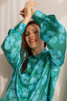 Noel Shirt Emerald Flowers via Urbankissed