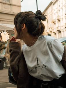 Embroidered Skyline - Paris | Organic Cotton T-shirts van Urbankissed