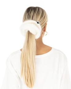 XL Mohair Scrunchie - White van Urbankissed