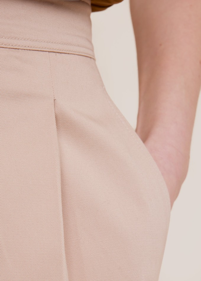 Pleated twill trousers from Vanilia