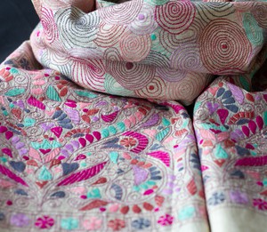 Nakshi Kantha sjaal helder paars, roze, aqua from Via India
