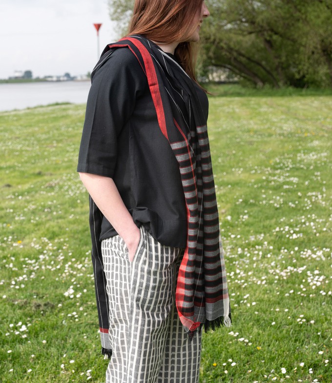 Katoenen sjaal zwart rood-wit geruit from Via India