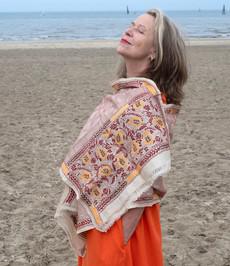 Nakshi Kantha sjaal Bruin-Goudgeel via Via India