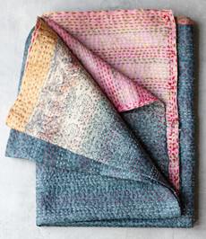 Kantha sjaal hergebruikte zijde Grey-Pink voor inkopers via Via India