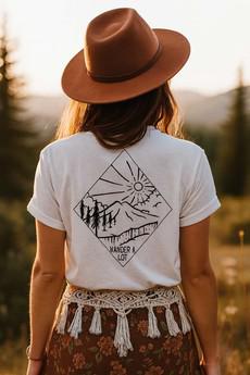 Wander A Lot - T-shirt Backprint 5 Kleuren via WANDERWOOD