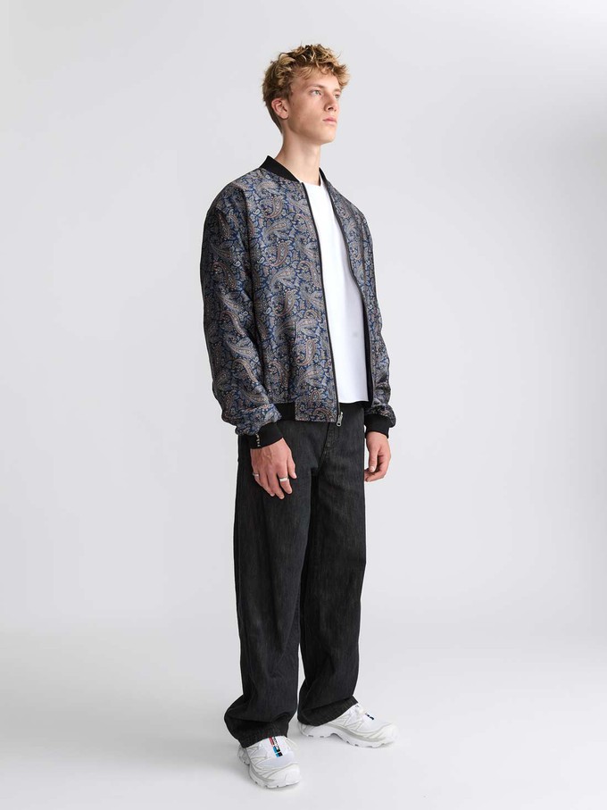 Oskar Reversible Bomber Paisley/Navy from Yahmo