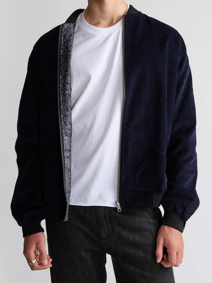 Oskar Reversible Bomber Paisley/Navy from Yahmo