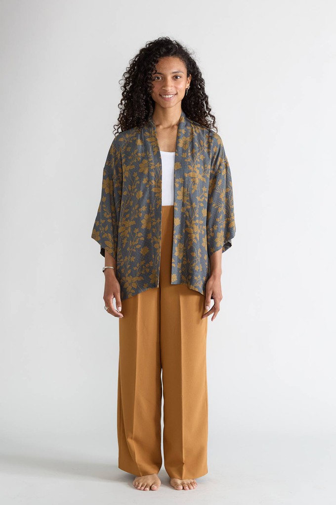Gerda Kimono ikebana from Yahmo