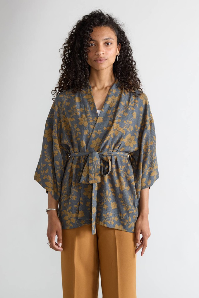 Gerda Kimono ikebana from Yahmo